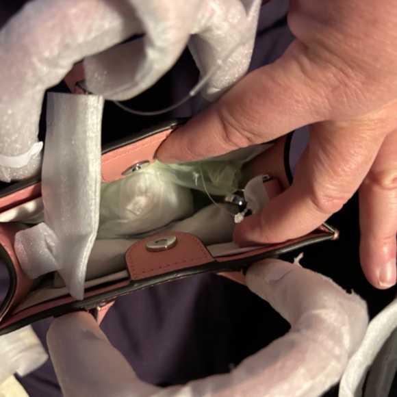 Michael Kors MERCER Michael Kors EXTRA-SMALL PEBBLED LEATHER CROSSBODY BAG - Picture 2 of 4